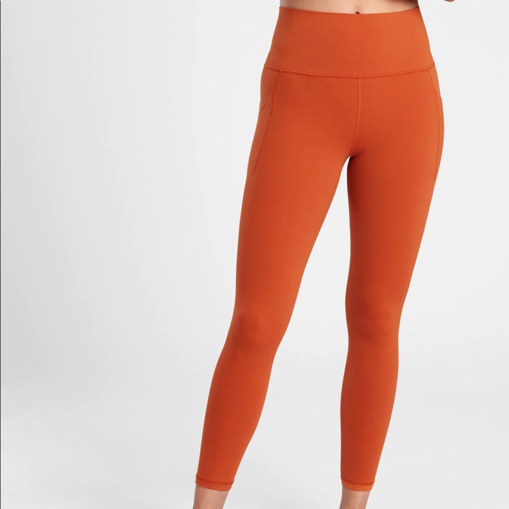 Athleta Salutation Stash Pocket II 7/8 Tight